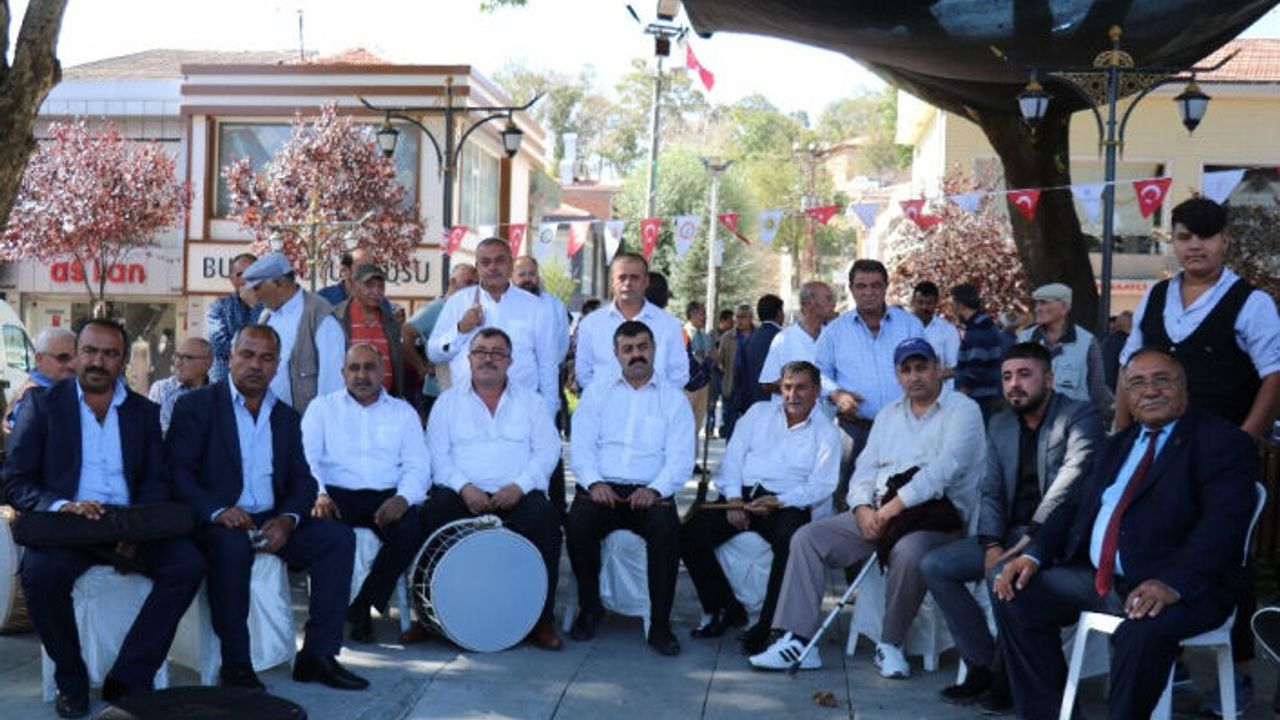 Kırşehir’de, cadde ve sokaklarda Neşet Ertaş türküleri seslendiriliyor