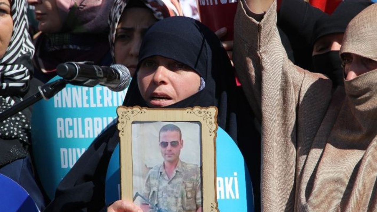 PKK tarafından kaçırılan asker Sedat Sorgun’un ailesinden Diyarbakır’daki ailelere destek