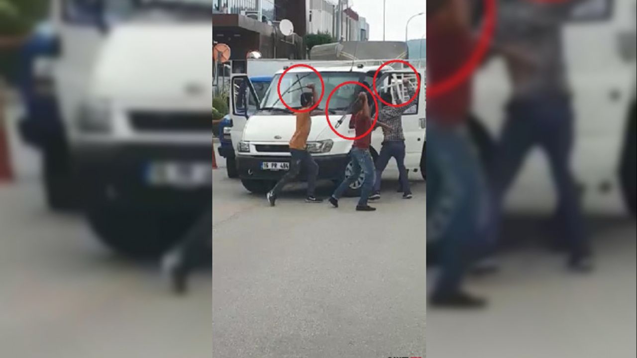 Bursa'da, levye ve satırlı kavga