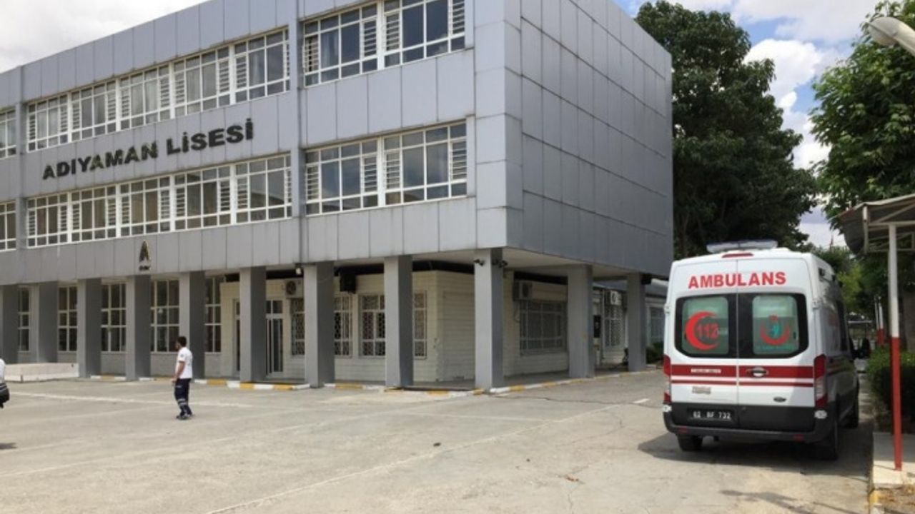 Korona virüslü öğrenciler ayrı okulda sınava girdi