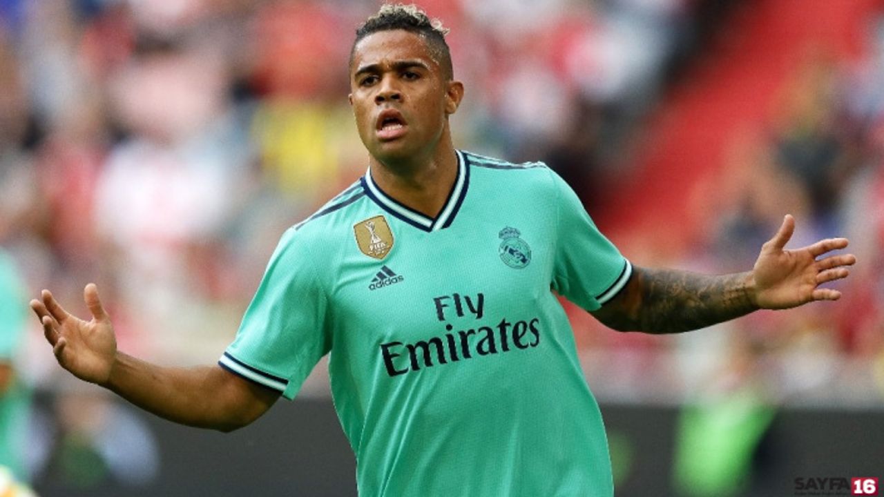 Real Madrid’de Mariano Diaz’ın korona virüs testi pozitif çıktı