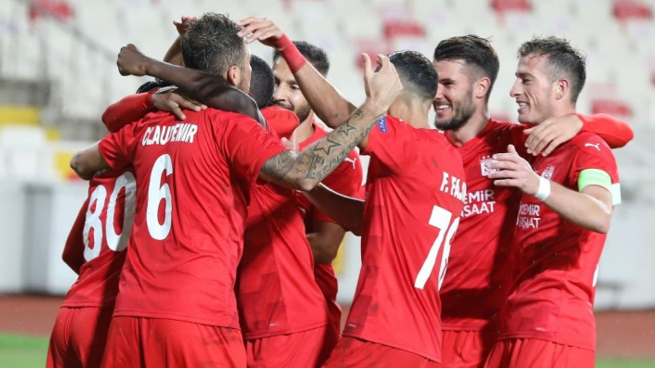 Spor Kulüpleri Sivasspor’u tebrik etti