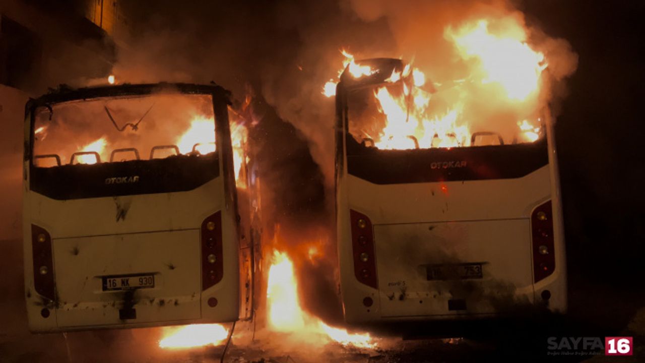 Bursa’da iki otobüs alevler içinde kaldı