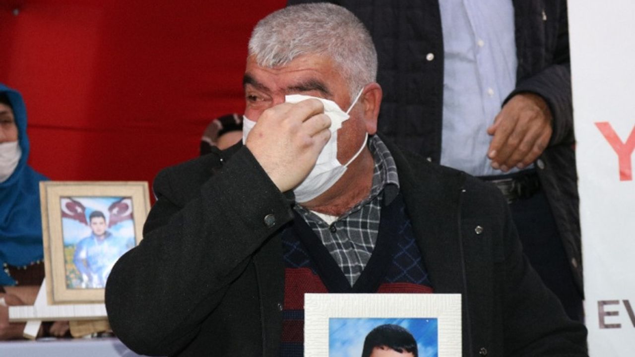 HDP önündeki ailelerin çığlığı her geçen gün artıyor: Evlat nöbeti eylemine bir aile daha katıldı