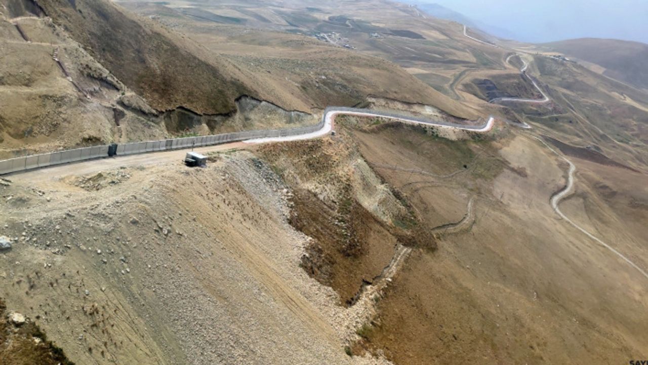 İran sınırındaki duvar çalışmaları aralıksız devam ediyor