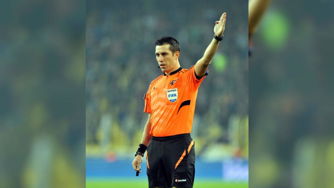 Trabzonspor - Galatasaray maçında Ali Palabıyık düdük çalacak
