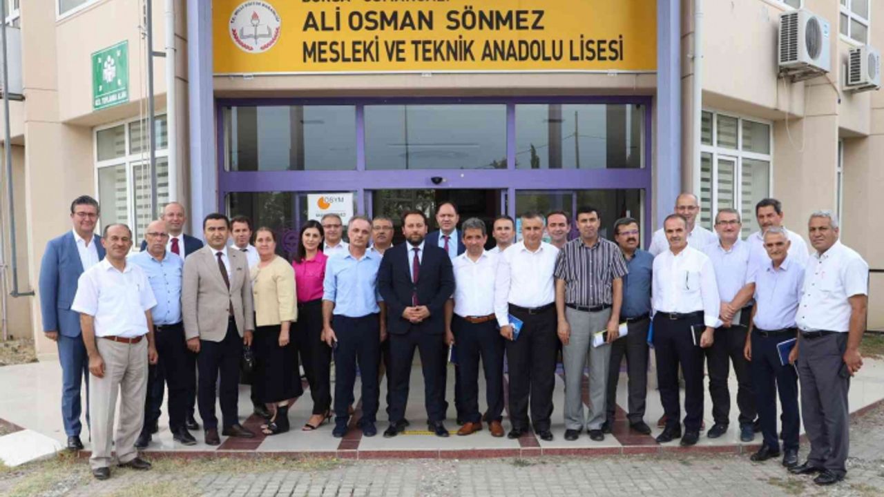 Bursa’da 40 bin öğretmen, 600 bin öğrenci ders başı için gün sayıyor
