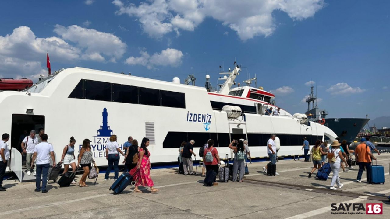 Midillili turistler, hafta sonu için İzmir’i seçti
