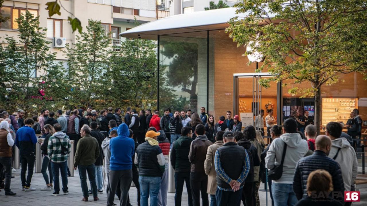 57 bin TL’lik cep telefonunu için saatlerce beklediler