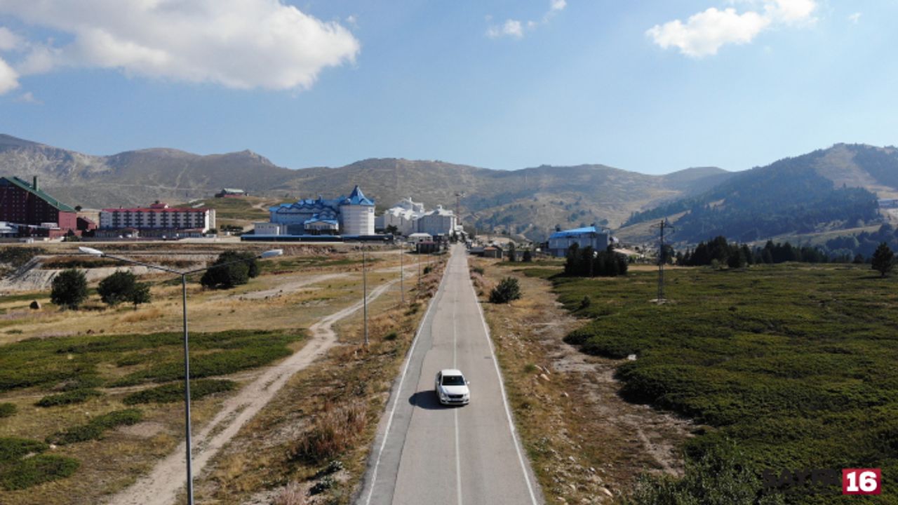 Bu nasıl yol. Araçlar rampa yukarı viteste olmadan çıkıyor