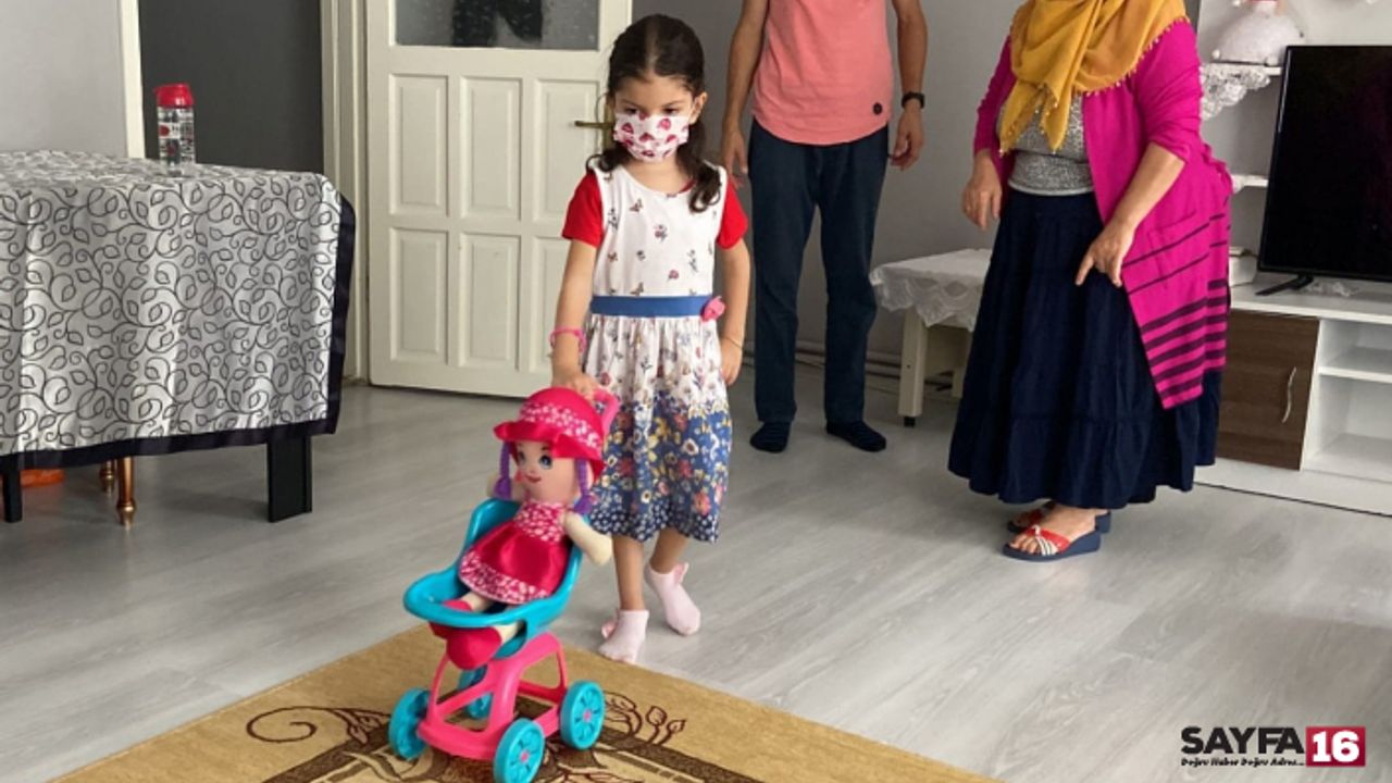 Bursalı minik Nisanur iyileşti! Hemen oyuncaklarına koştu