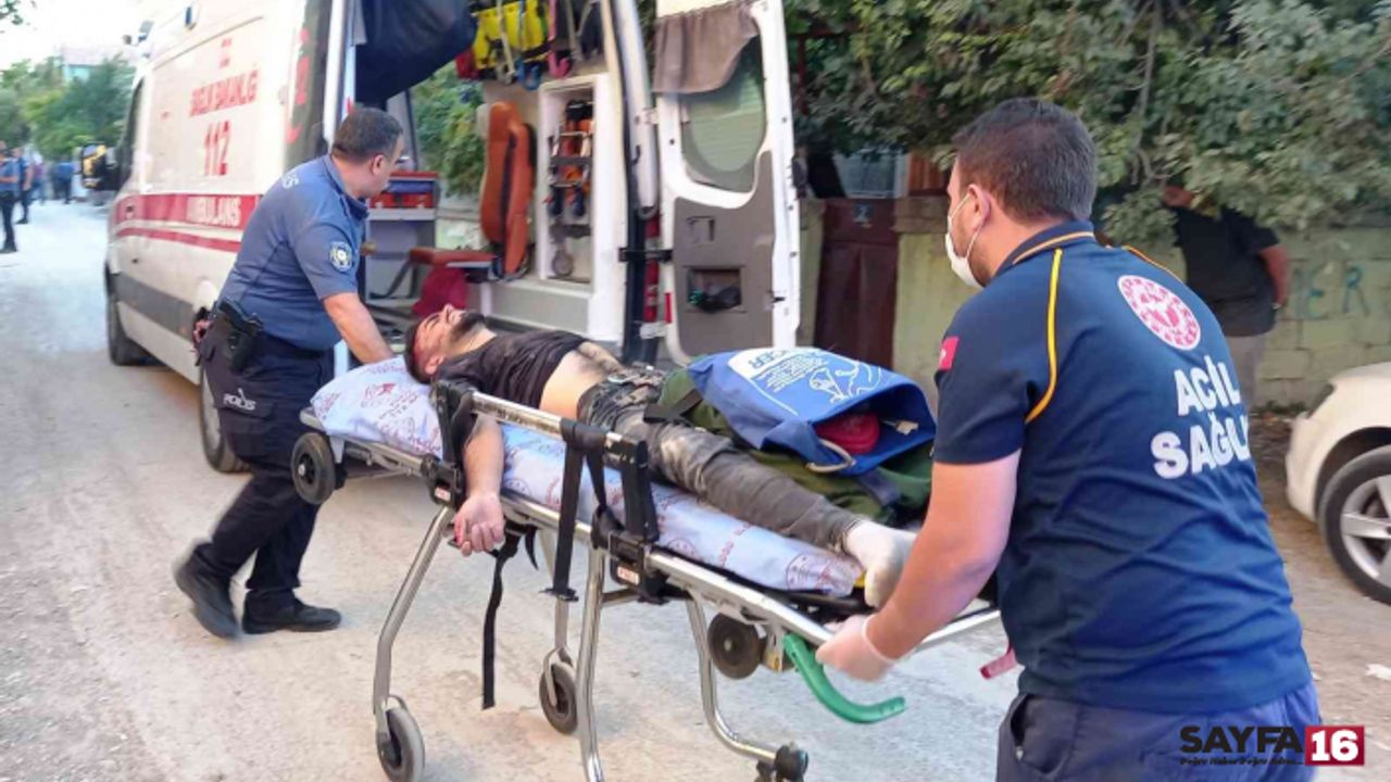 Trafikte tartıştığı 5 kişiyi evinin önünde vurdu