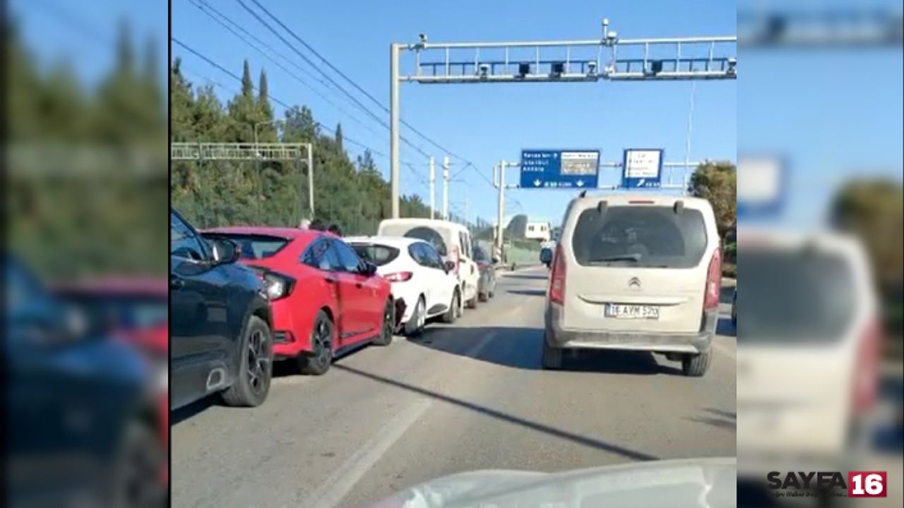 Ataevler'de zincirleme kaza! 6 araç birbirine girdi