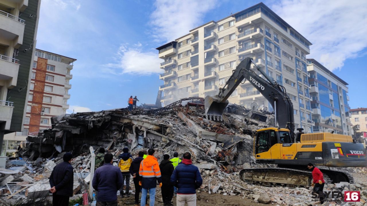 Hatay'da yıkılan İlke Apartmanı'nda 28 kişi hala kayıp