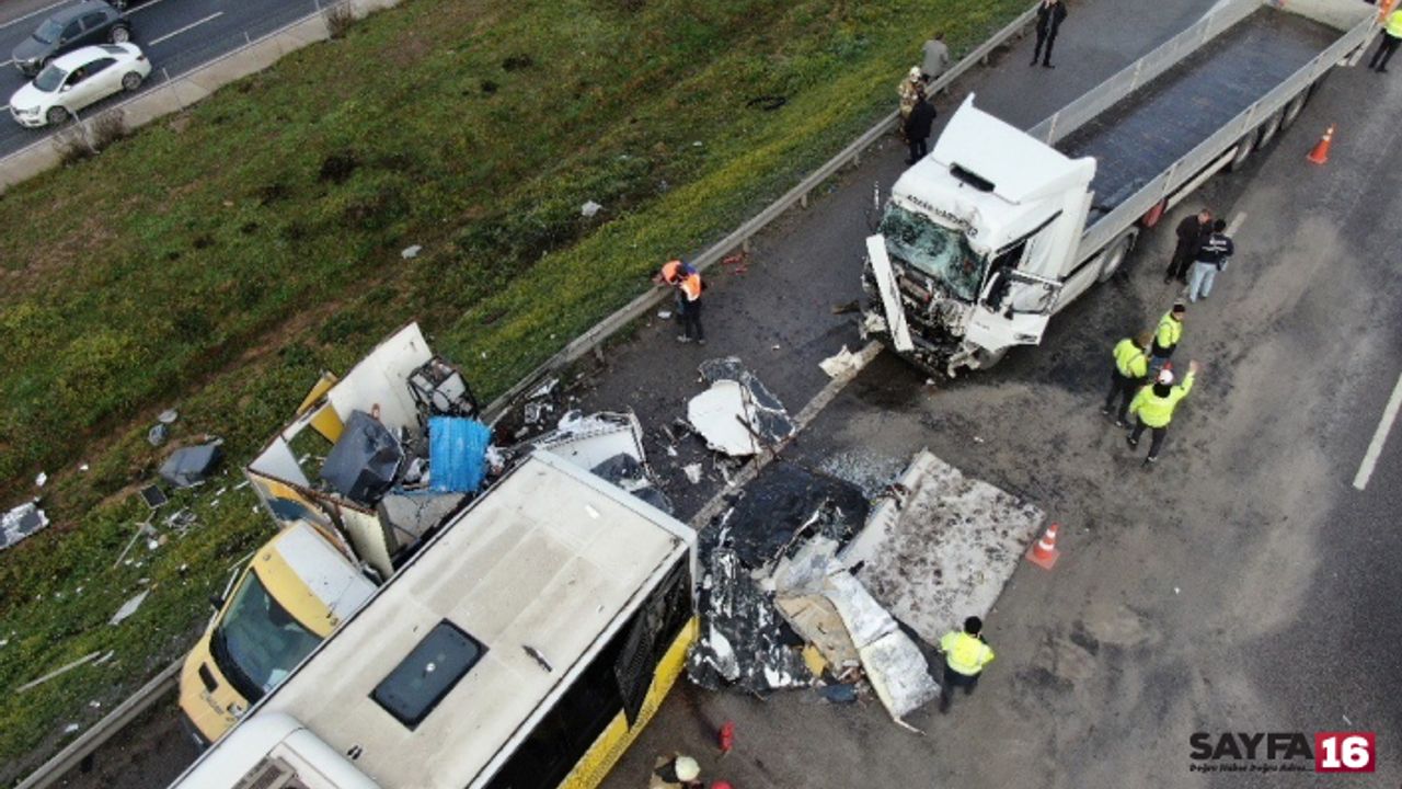İstanbul'da feci kaza: Ölü ve yaralılar var