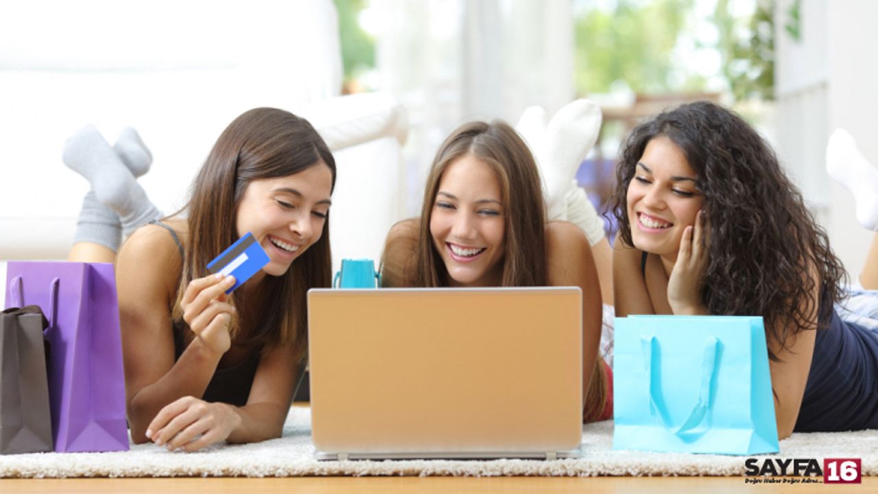 Kadınlar, online alışverişi perşembe ve pazartesi yapıyor