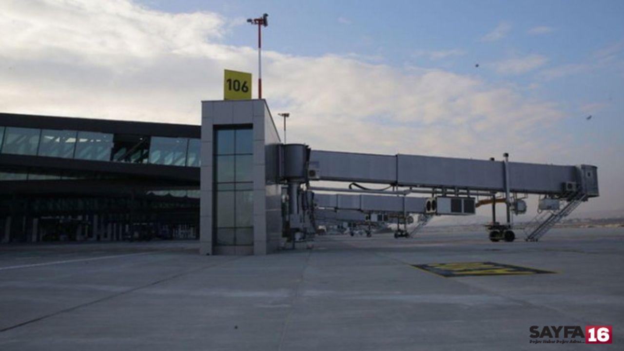 Gaziantep'te uçuşlar iptal. Tanımlanamayan cisim alarmı!!