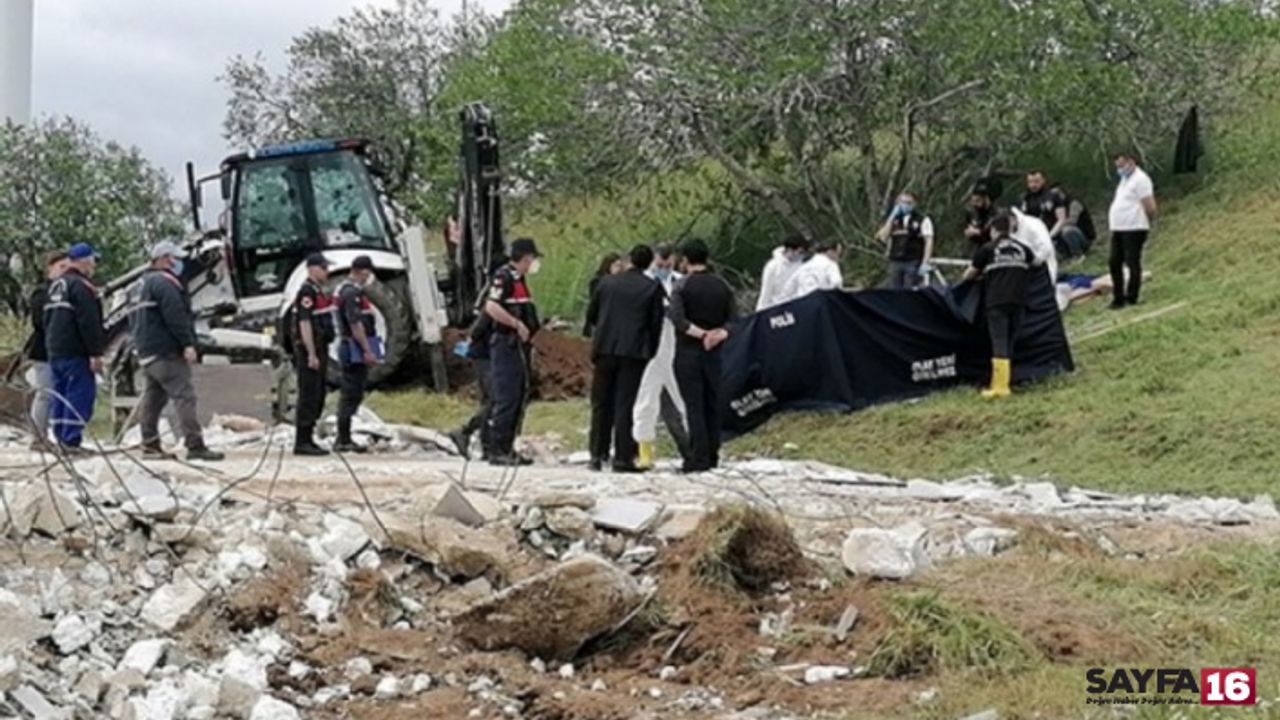 Tarlaya gömülmüş 3 ceset bulundu