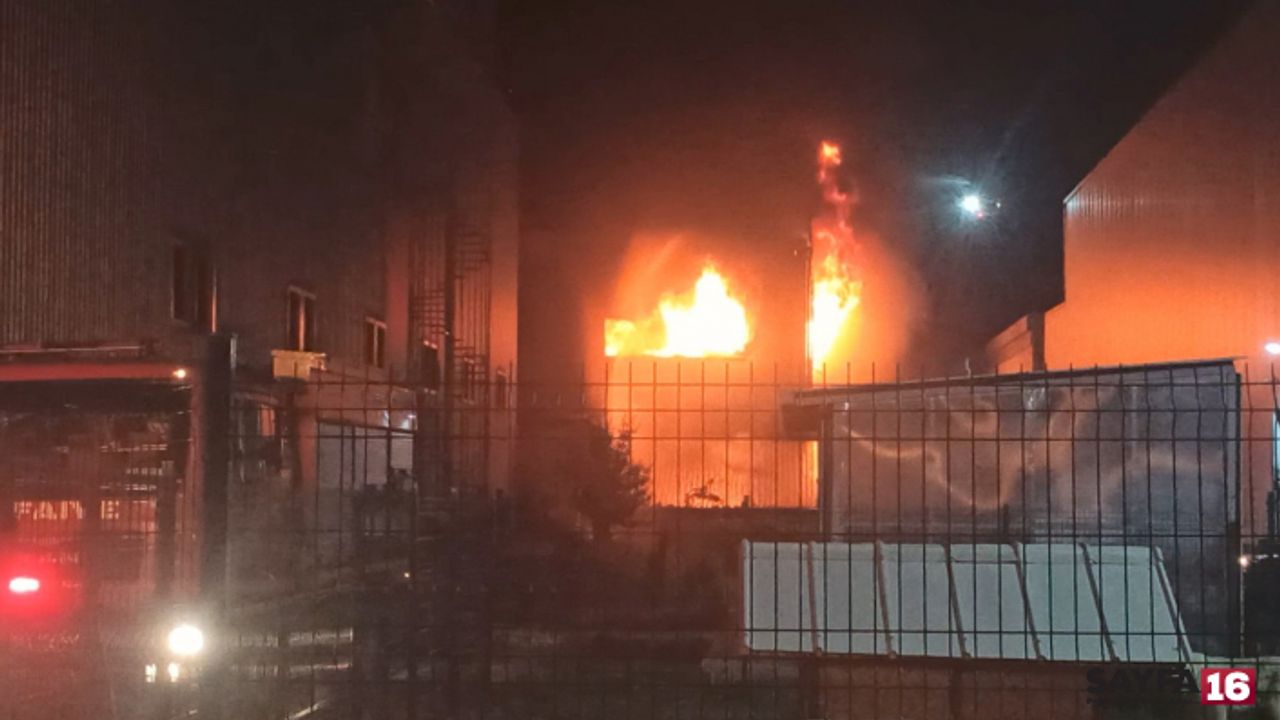 Bursa'da fabrikadaki büyük yangın böyle görüntülendi