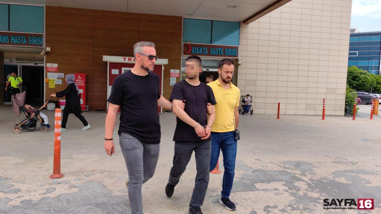 Eşini bıçakladı, kızının karne töreninde yakalandı