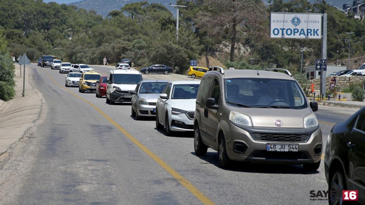 Muğla'ya turist akını. Uzun kuyruklar oluştu!!