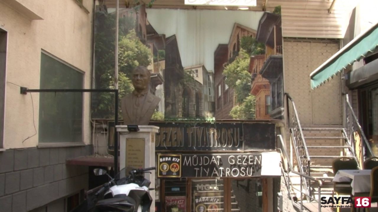 Müjdat Gezen'in Kadıköy’deki tiyatro binası satılığa çıkarıldı