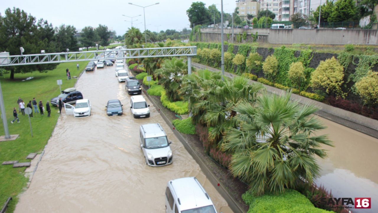 Samsun yine sele teslim! Eğitime ara verildi