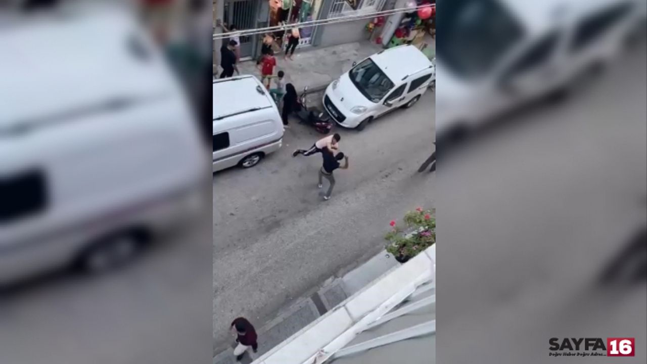 Bursa'da yan baktın kavgasında sokak ringe döndü
