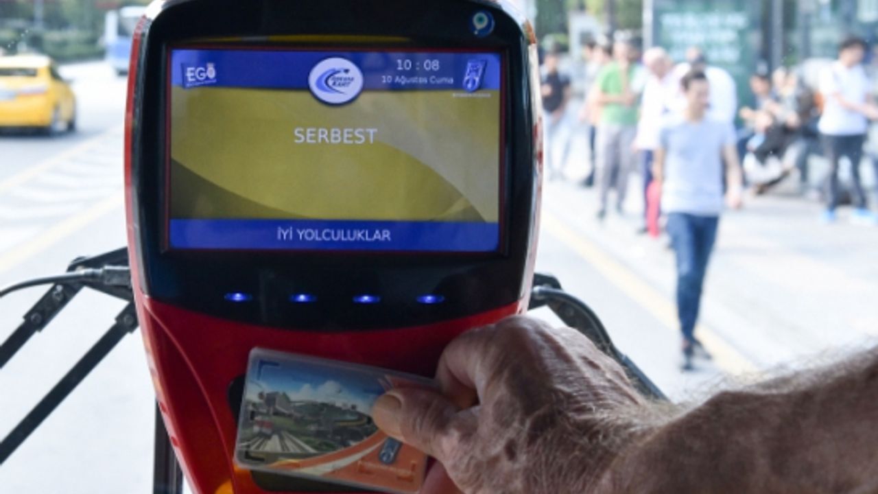 Bakan, 65 yaş üzeri ücretsiz toplu taşıma konusunda son noktayı koydu