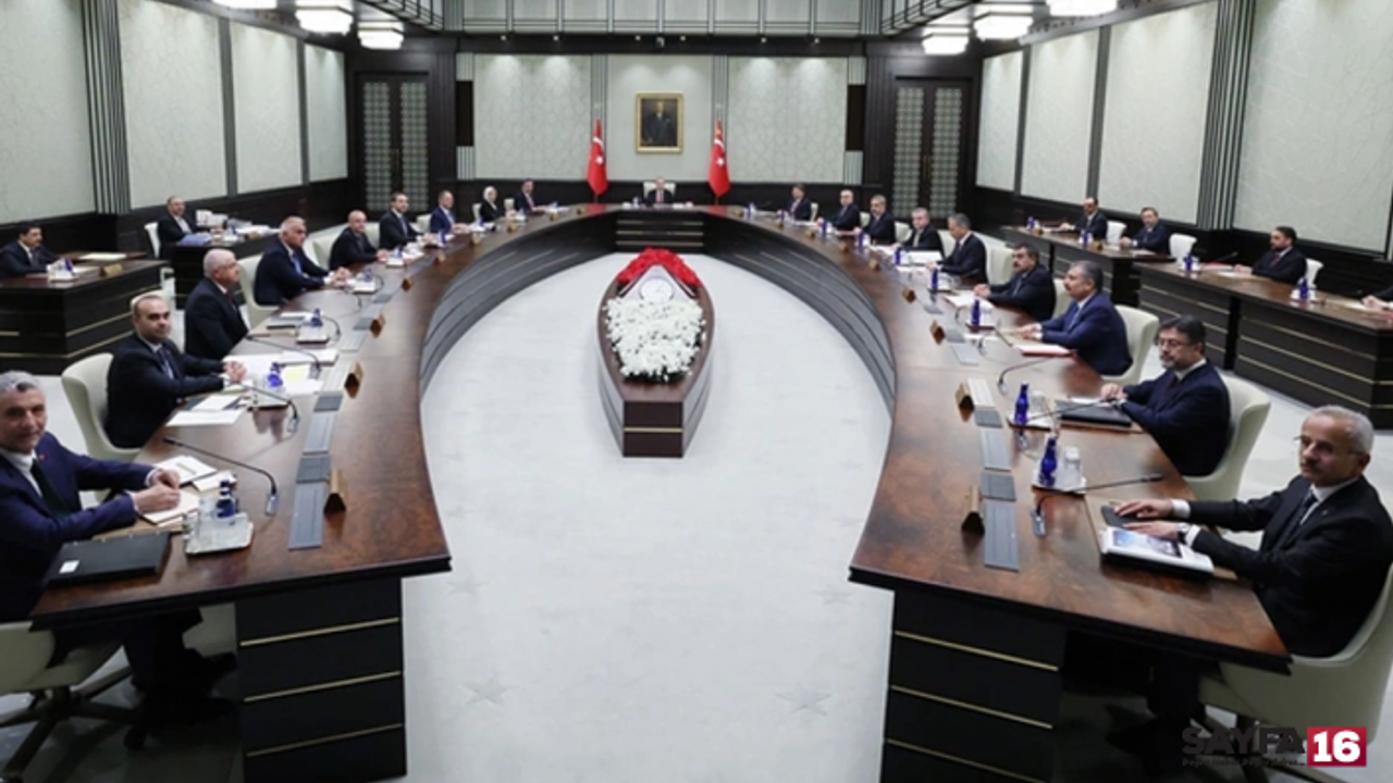 Bugün Kabine toplanıyor: Gençlere vergisiz telefon da gündemde