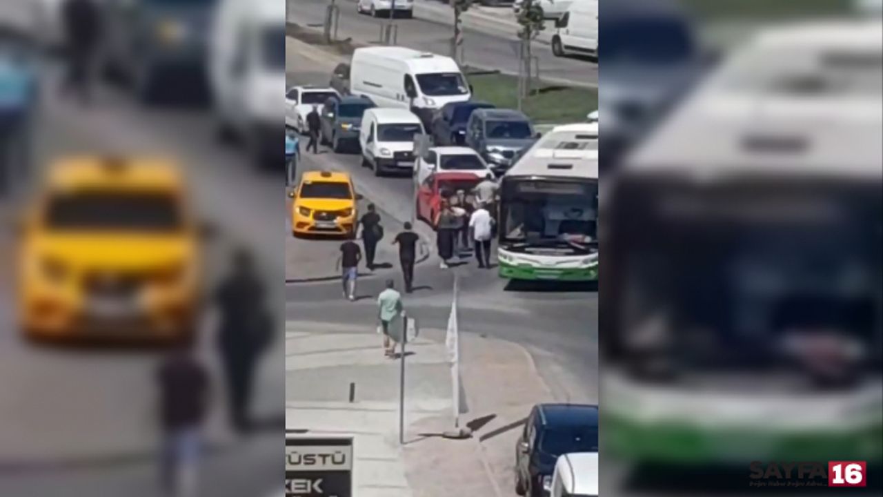 Bursa'da otobüs ile otomobil şoförü böyle birbirine girdi