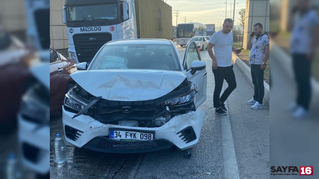 Bursa'da otomobiller feci çarpıştı: Yaralılar var