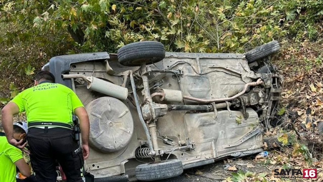 Bursa'da yan yatan otomobilden 5 kişi sağ çıktı
