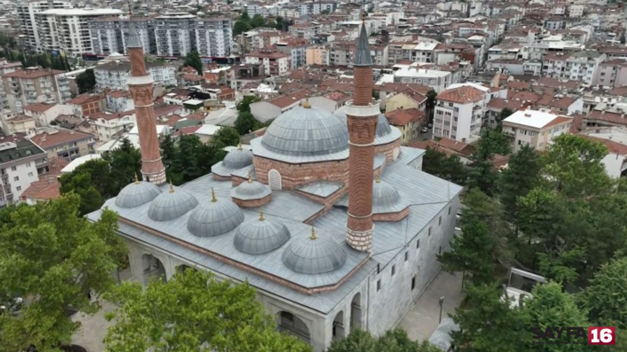 Bursa'nın 630 yıllık Yıldırım Bayezid Camii hala dimdik ayakta