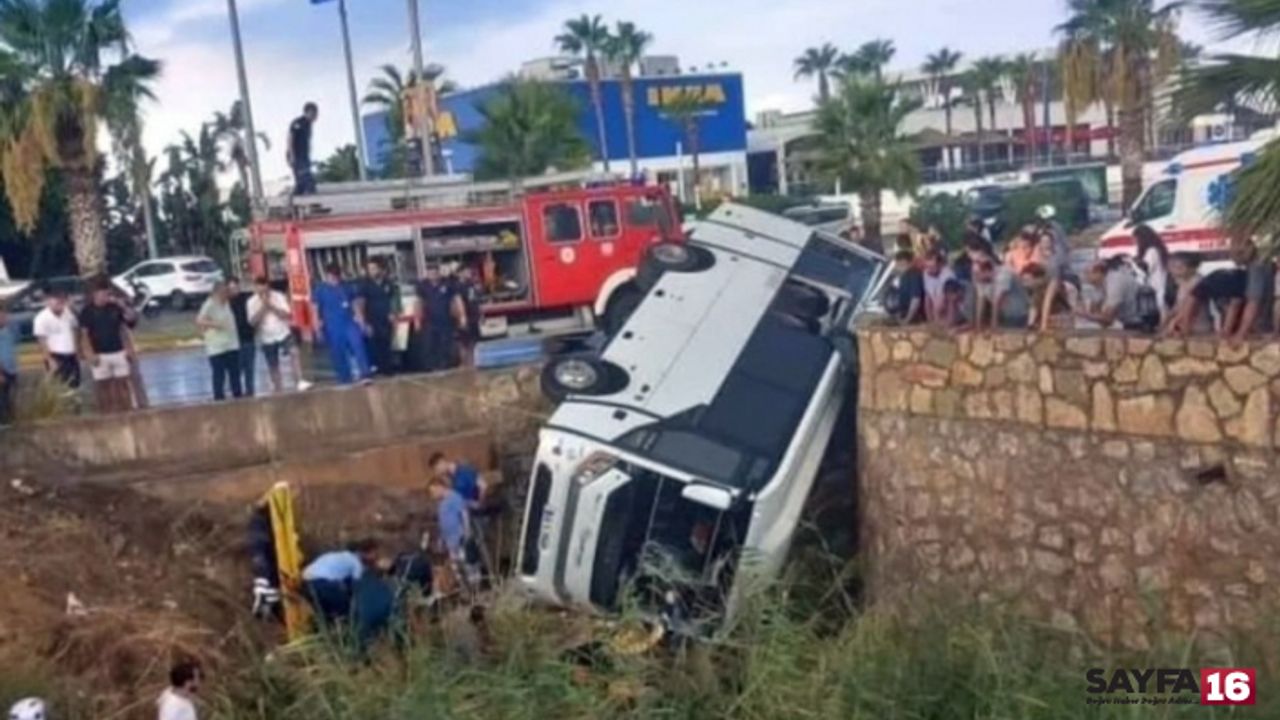 Bodrum'da işçi servisi dere yatağına uçtu: 23 yaralı