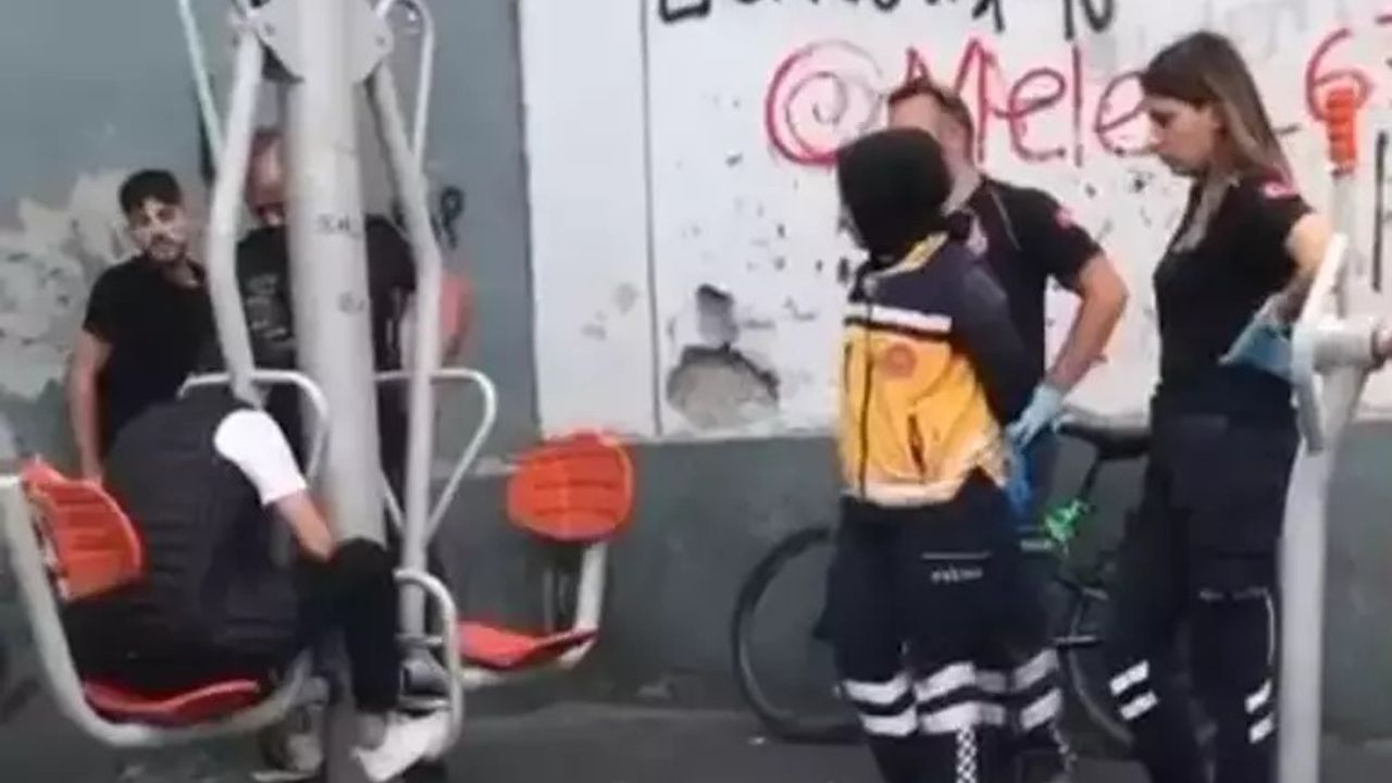 Bursa'da Başı Spor Aletine Sıkışan Genci İtfaiye Kurtardı