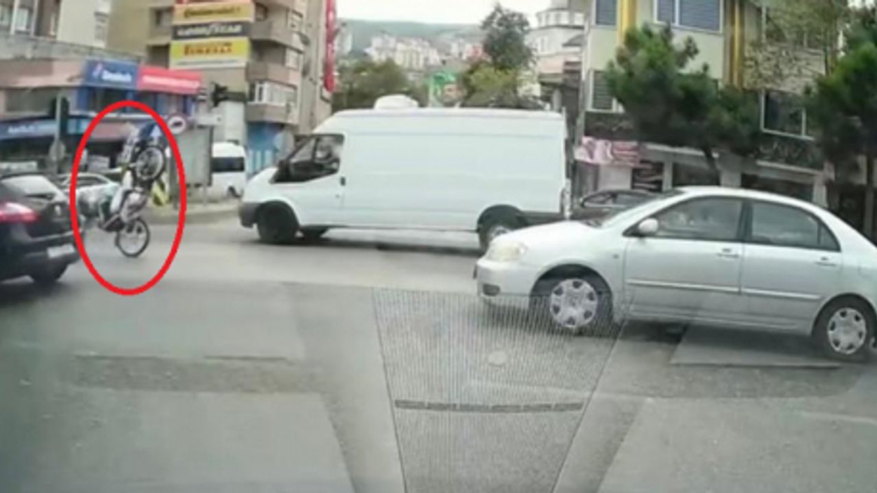 Bursa'da yine motosiklet kazası! Böyle savruldu..