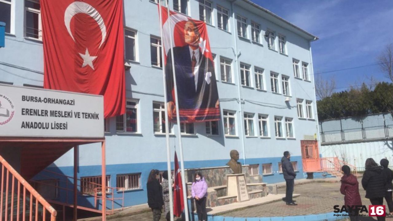 Okul müdürüne makamında öğrencinin ablası saldırdı