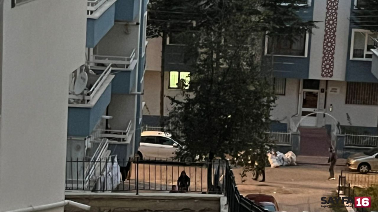 Ankara'da Kan Donduran Olay! Genç Kız Önce Annesini Öldürdü Sonra İntihar Etti!