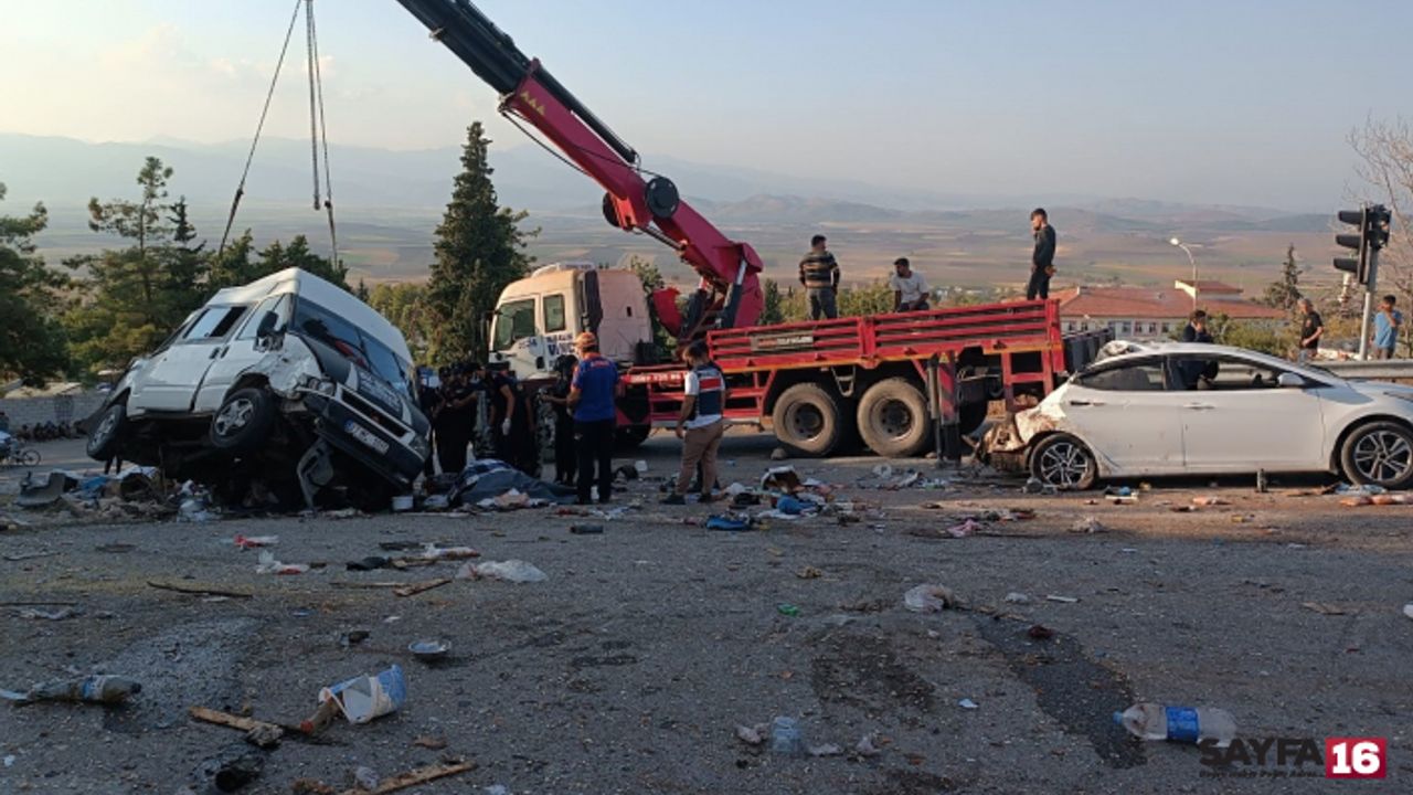 Gaziantep'te katliam gibi kaza! 5 ölü, 5'i ağır 17 yaralı...