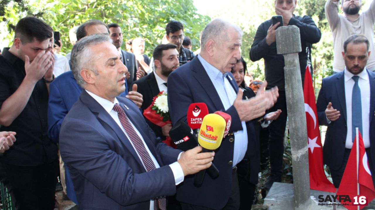 Ümit Özdağ Bursa'da Albay Ali Rıza Bey'in Kabrini Ziyaret Etti