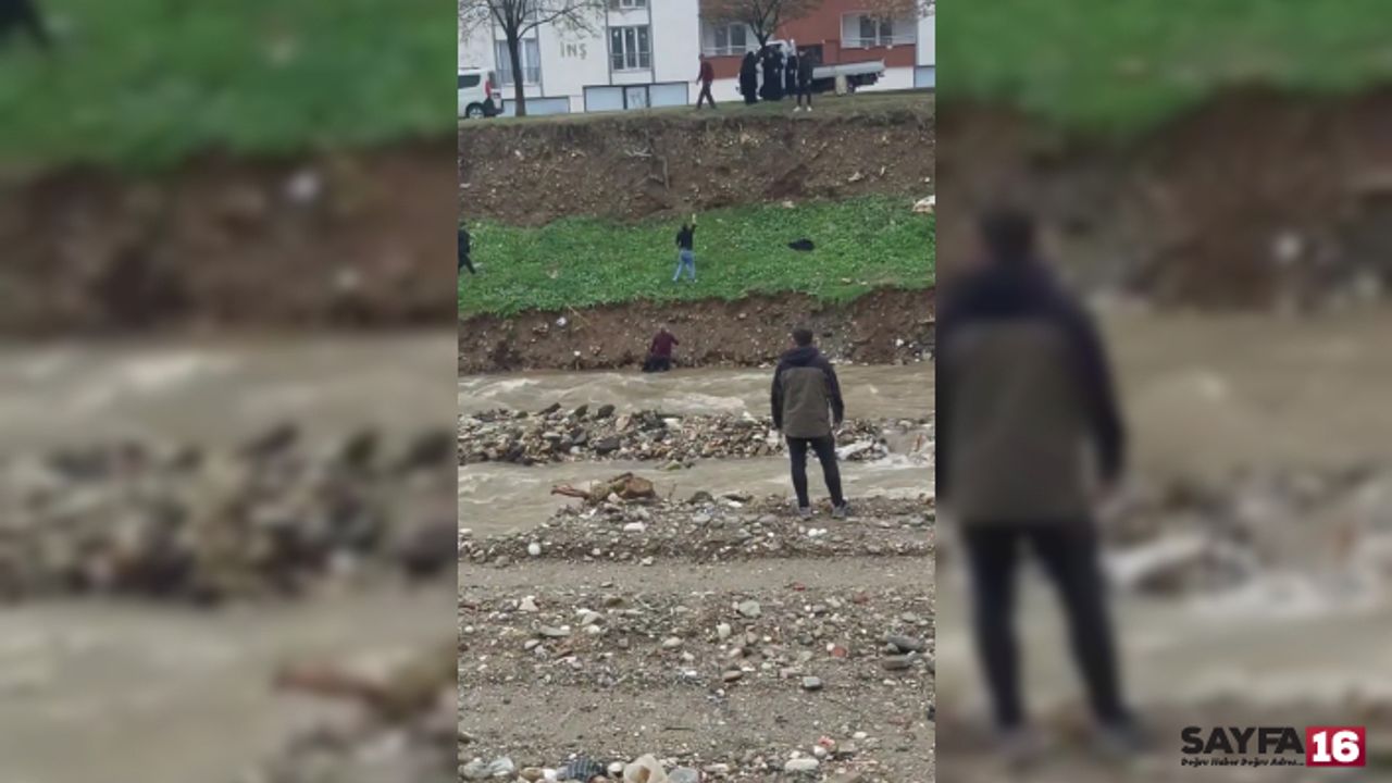 Bursa'da Dereye Düşen Çocuk Boğulmaktan Son Anda Kurtuldu!