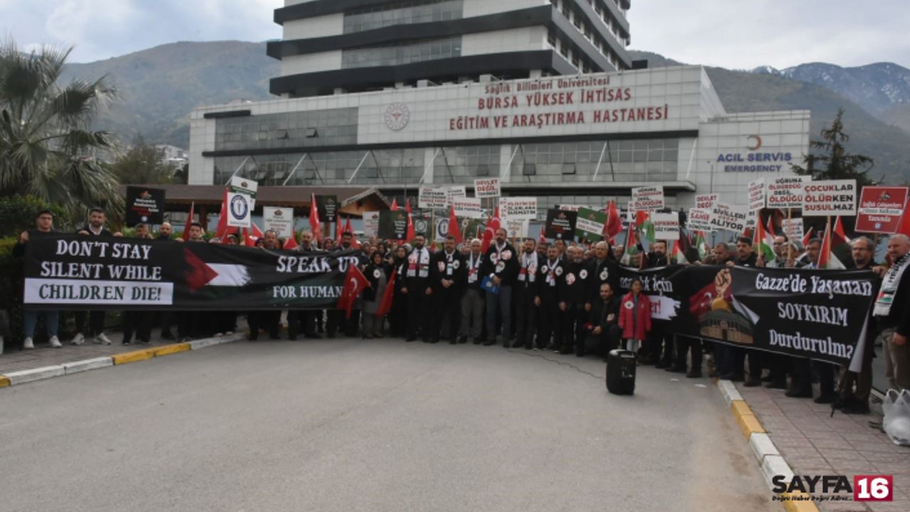 Bursa'da Sağlık Çalışanları Siyah Önlükleriyle İsrail'e Tepki Gösterdi