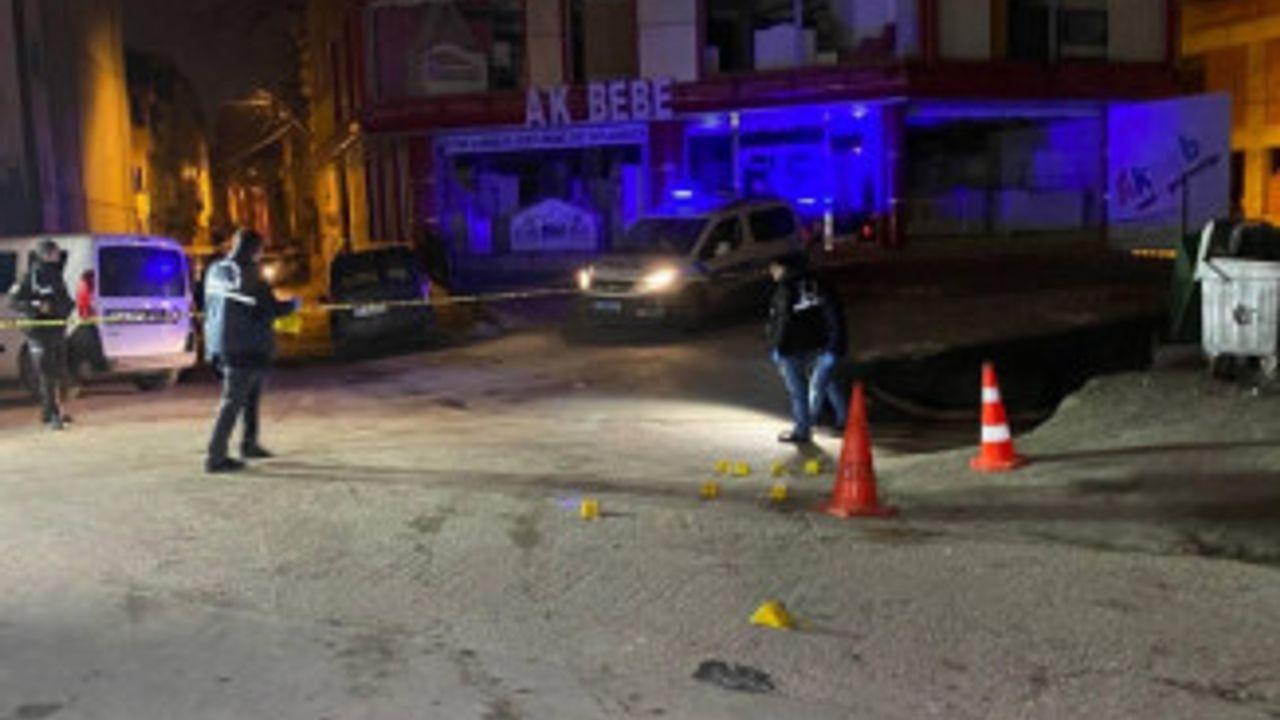 Gece kulübünde başlayan tartışmada silahlar konuştu: 1’i ağır 2 yaralı