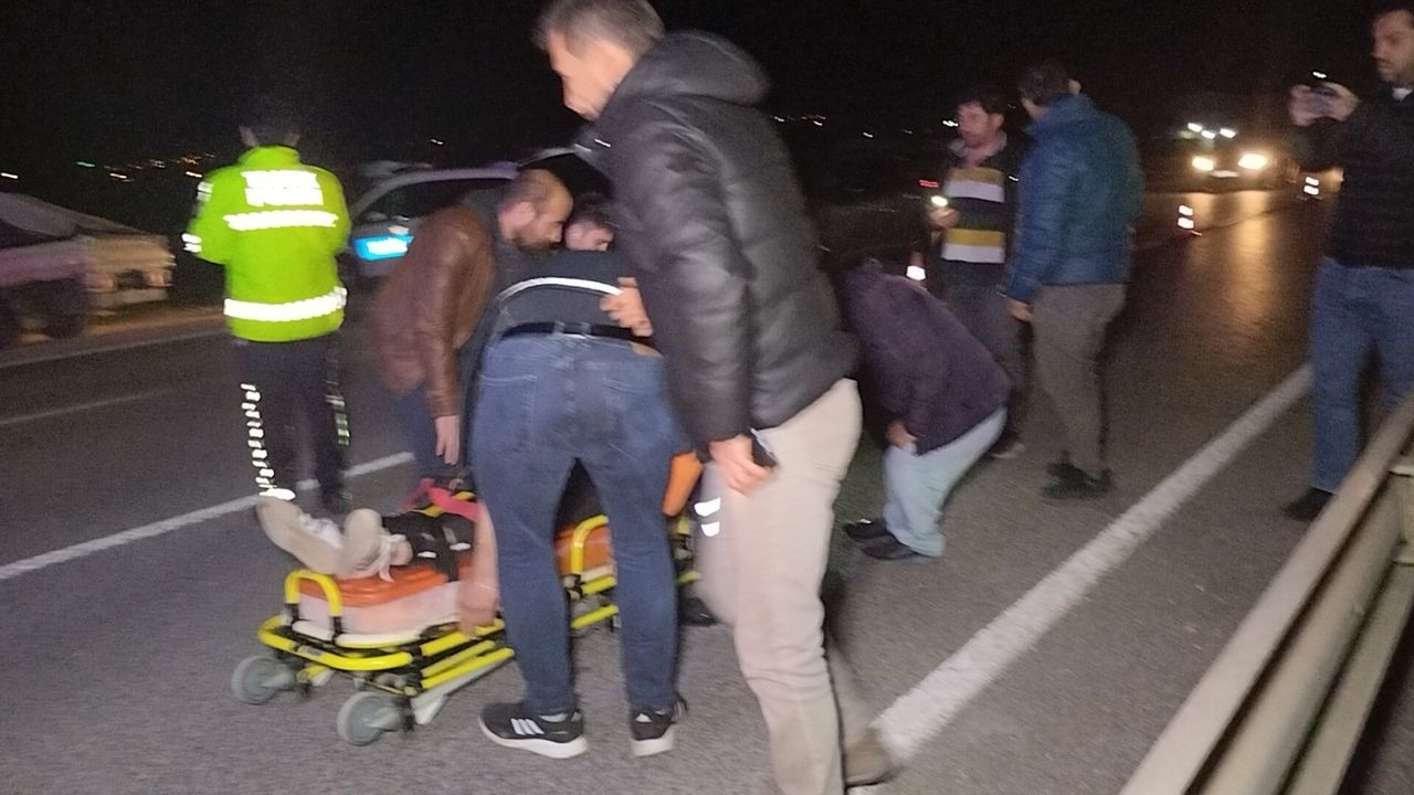 Bursa'da Motosiklet Kontrolden Çıkıp Savruldu: 2 Yaralı