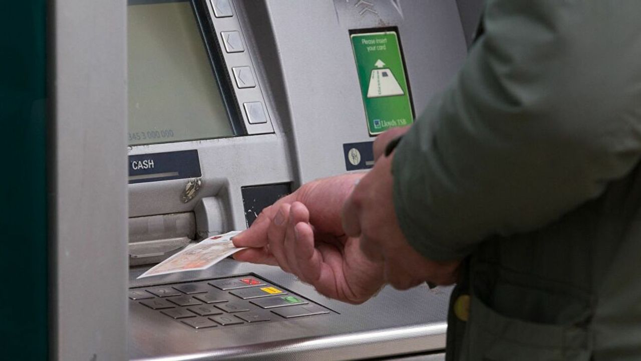 ATM'lerde Para Çekme Limiti Artırıldı!