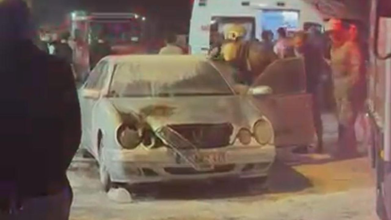 Eşiyle kavga etti, otomobiliyle birlikte kendini ateşe verdi