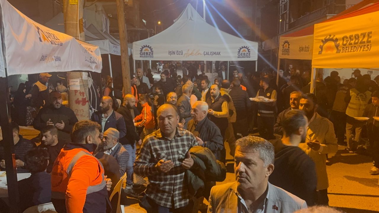 Enkazda ailesini kaybeden genç kıza akrabası sahip çıkacak