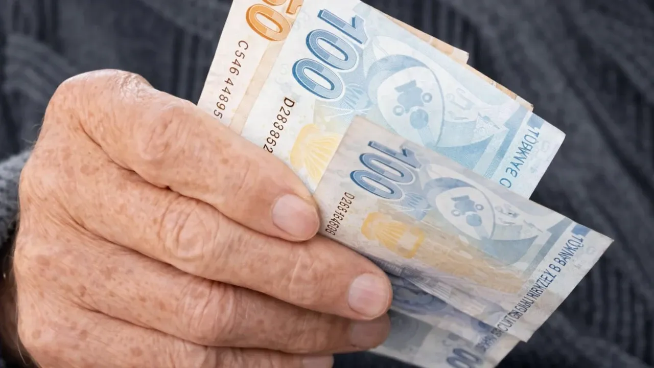 "65 yaş üstü emeklilere daha fazla zam yapılabilir"