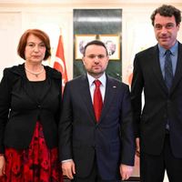 POLİTİKA